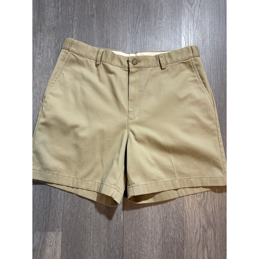 L.L. Bean Classic Fit Khaki Tan Shorts Mens Size 35 EUC Comfort Waist